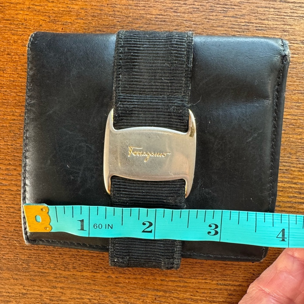 Salvatore Ferragamo Vara Bifold Black Leather Wallet w/COA - Picture 12 of 13